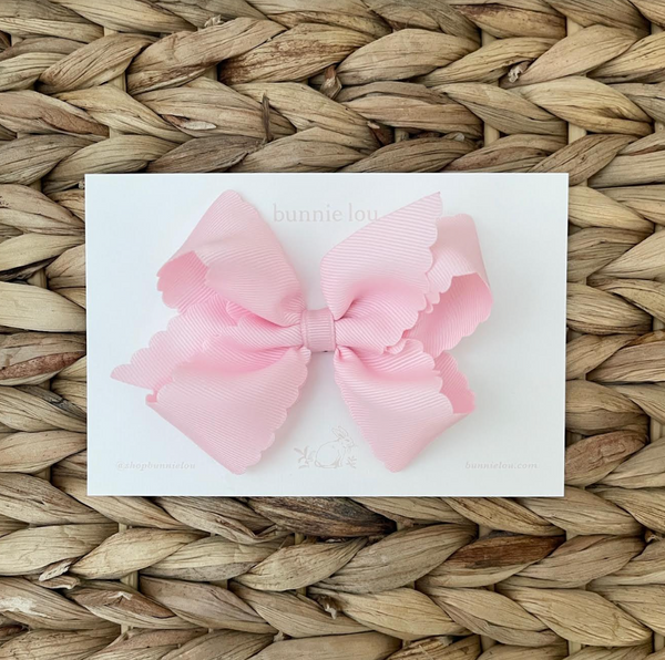 sweet pink scallop edge bow
